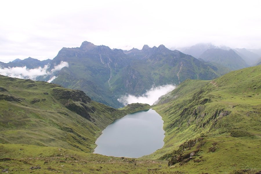 पर्यटकको पर्खाइमा मिक्वाखोको लामपोखरी