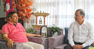 वरिष्ठ उपाध्यक्ष नारायणकाजी श्रेष्ठ र विप्लवबीच भेटवार्ता