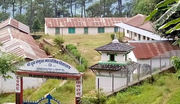 पर्वतका ३१ विद्यालय विद्यार्थीविहीन, रित्ता विद्यालय रुँग्दै शिक्षक र कर्मचारी बुझ्छन् तलब सुविधा