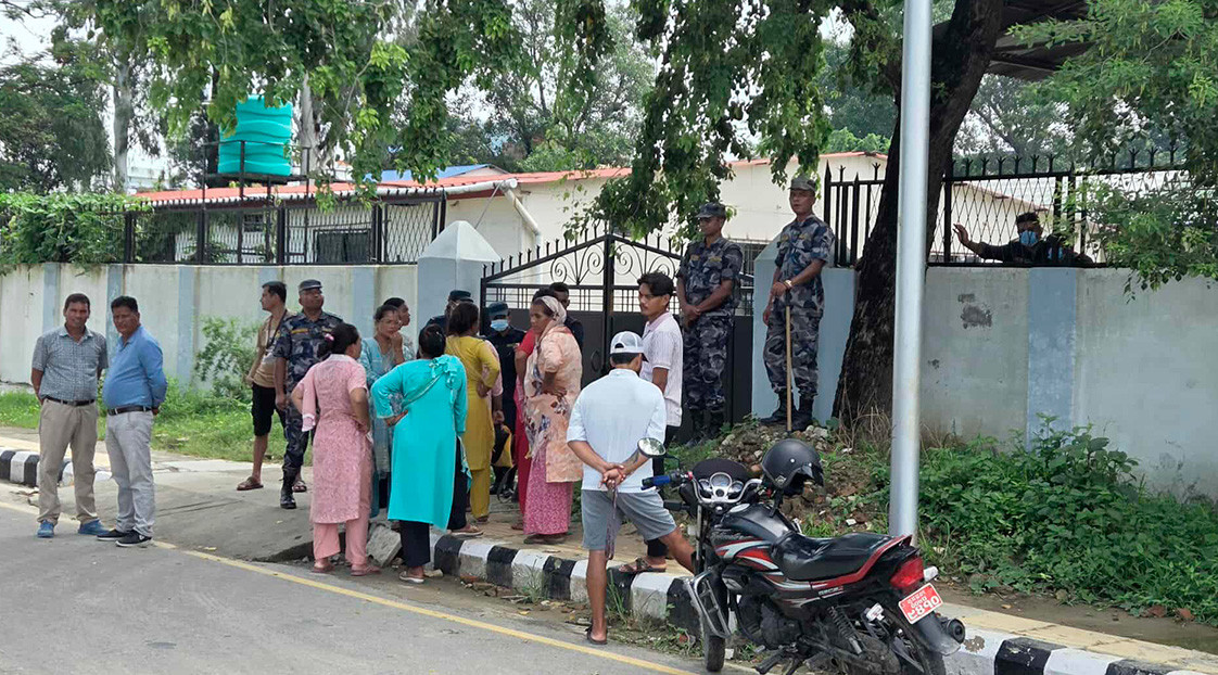 कैदीबन्दीको नियन्त्रणमा कैलाली कारागार, भित्र प्रवेश गरे सिलिण्डर पड्काएर आगो लगाइदिने चेतावनी