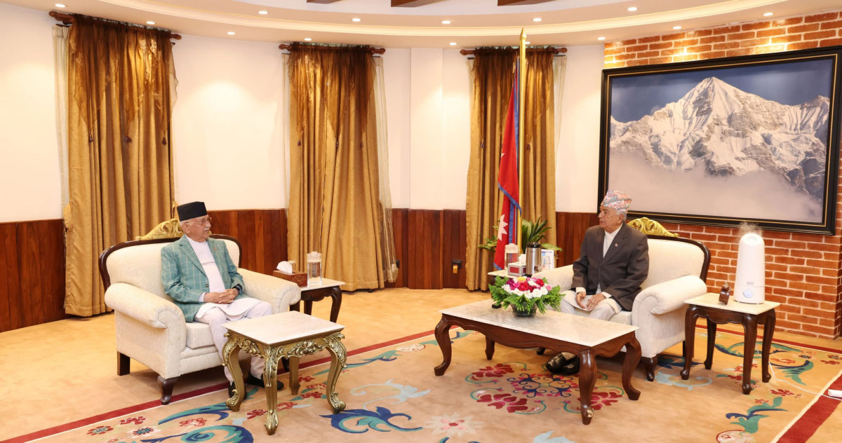 राष्ट्रपति भेट्न प्रधानमन्त्री ओली शीतल निवासमा