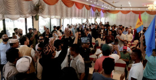 राप्रपा युवासंघको कार्यक्रममा हात हालाहाल, स्थगित भयो अधिवेशन