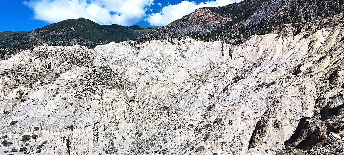 मार्फाको सेतो भीर