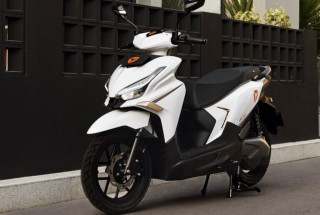 ईभी स्कुटर याडियाले घटायो मूल्य, कति पर्छ अब ?