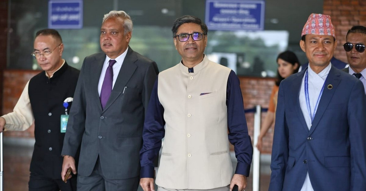 नेपाल आइपुगे भारतीय विदेश सचिव, महत्वपूर्ण भेटवार्ता आजै गर्ने