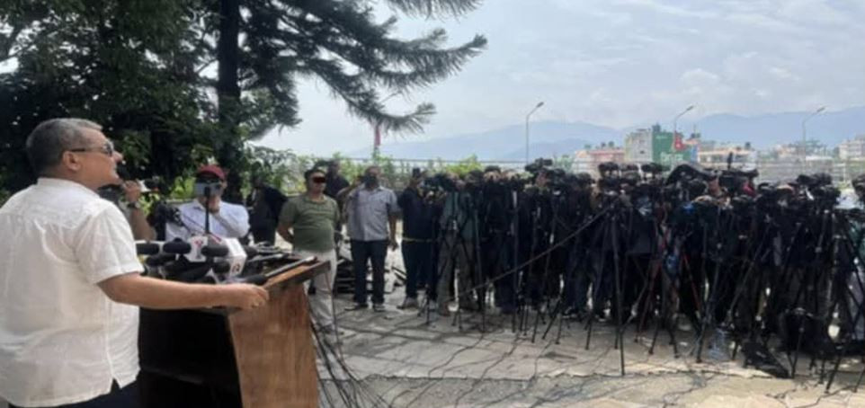 दुर्गा प्रसाईंको चेतावनी– मेरो समय आएपछि बदमासहरू भाग्न पाउँदैनन्