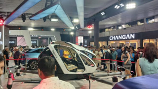 नाडा अटो शोमा देखाइएको उड्ने कार