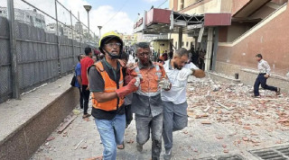 इजरायली सेनाको आक्रमणमा परी गाजामा ४ पत्रकारसहित कम्तीमा १५ जनाको मृत्यु