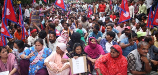 कबाड व्यवसायीले महानगरअगाडि बालेनविरूद्ध नाराबाजी