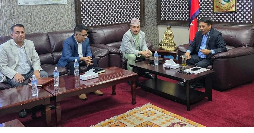 आवतजावत रोकिएका ८ सडक सरकारले तत्काल खुलाउने