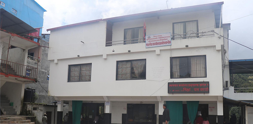 मालपोत कार्यालय काभ्रेमा अख्तियारको छापा, नगदसहित मुद्दा फाँटका नासु ज्ञानेन्द्र नियन्त्रणमा