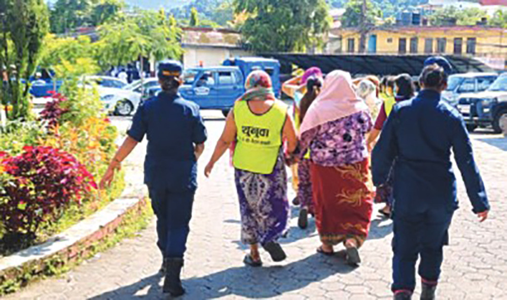 पोखराको बसपार्क छेउछाउ खुलमखुला देहव्यापार !