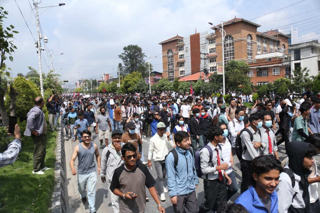 जेनजी प्रदर्शन  : एकको मृत्यु, अर्को एकको अवस्था गम्भीर करिब ७० जना घाइते