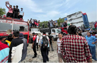 इटहरीमा प्रहरीद्वारा हवाई फायर, कर्फ्यु  जारी गर्ने तयारी