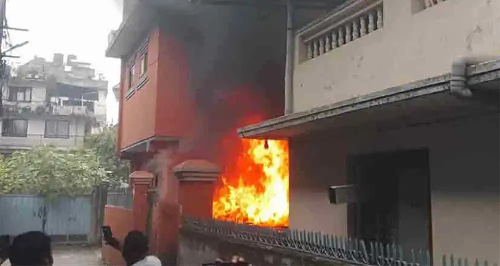 गगन थापाको घरमा आगजनी