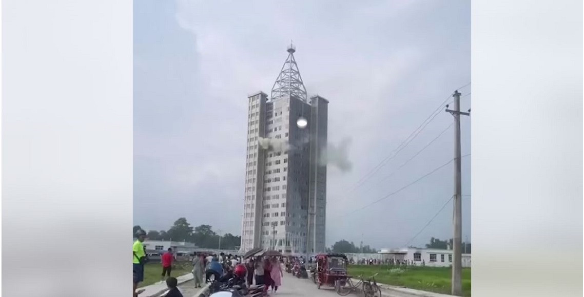 झापाको दमकस्थित भ्यू टावरमा प्रदर्शनकारीले लगाए आगो