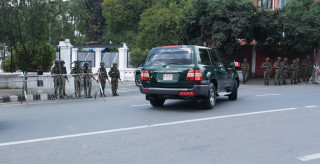 राष्ट्रपति भेट्न शीतलनिवास पुगे प्रधानसेनापति सिग्देल