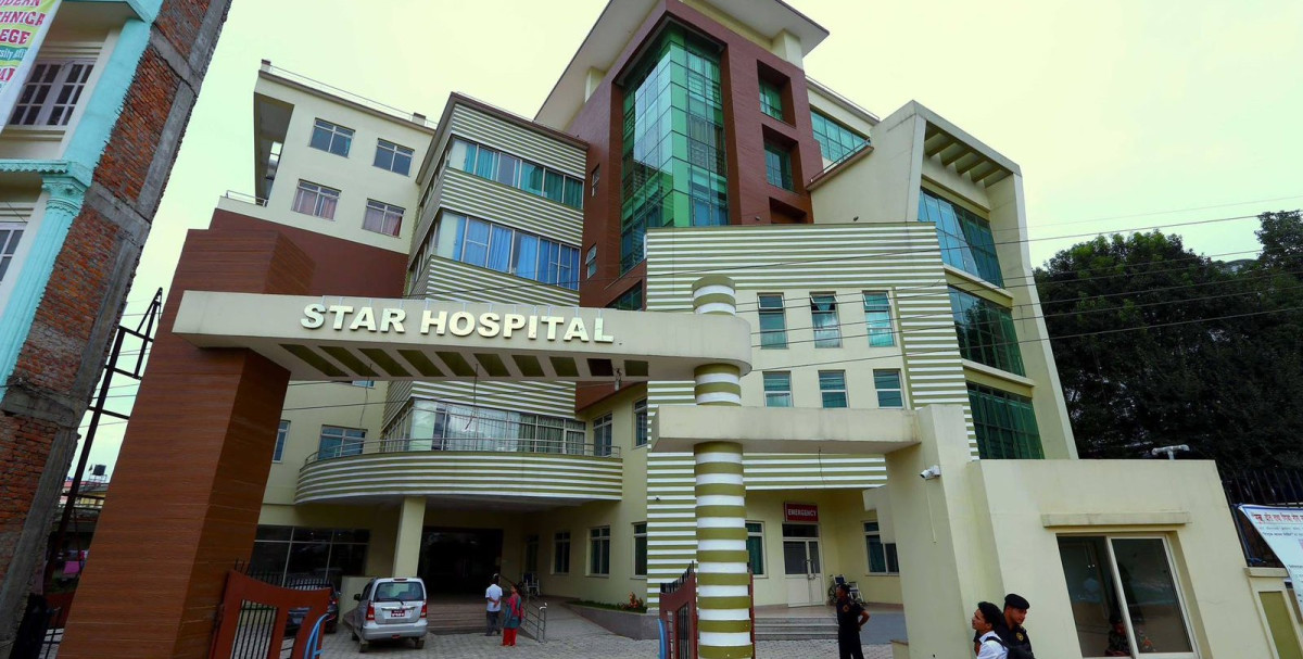 स्टार अस्पतालका कर्मचारी पारिश्रमिक नपाएर आन्दोलनमा