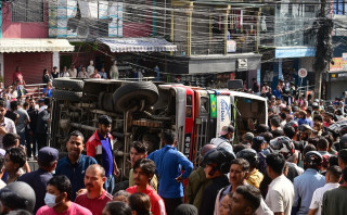तारकेश्वरबाट माछापोखरी आउँदै गरेको बस दुर्घटना, २० जना घाइते