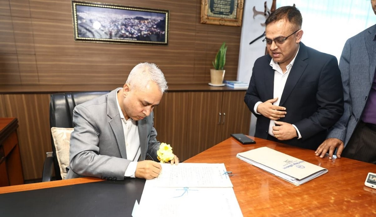 मनोज सिलवालले सम्हाले प्राधिकरणको जिम्मेवारी, (तस्बिरसहित)