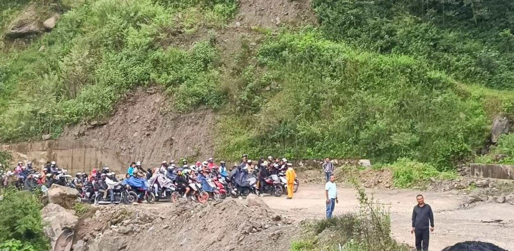 अरनिको राजमार्गमा चल्न थाल्यो यातायात