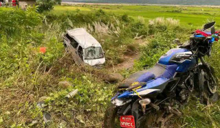 मकवानपुरमा सवारी दुर्घटना हुँदा १६ जना घाइते