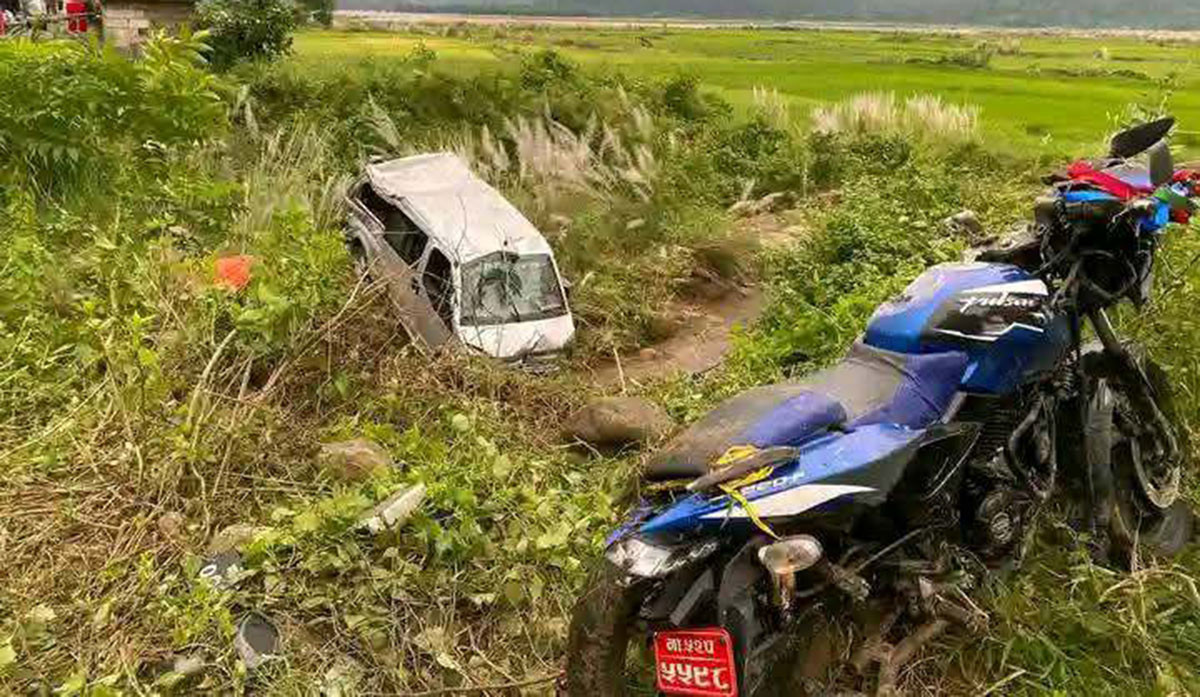 मकवानपुरमा सवारी दुर्घटना हुँदा १६ जना घाइते