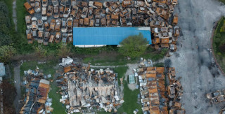 सिंहदरबार र काठमाडौंका विभिन्न स्थानमामा जलेका गाडी संसद् भवन परिसरमा (तस्बिरहरू)