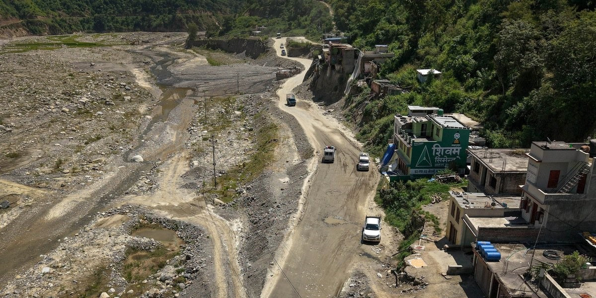 बिपी राजमार्गमा राति सवारी सधान चलाउन रोक