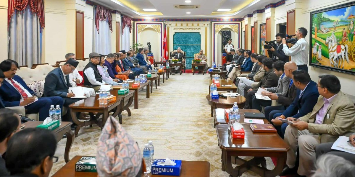 शीतलनिवासमा प्रधानमन्त्रीसहितको सर्वदलीय बैठक जारी, को-को भए सहभागी ?