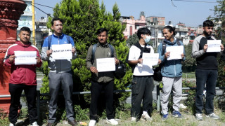 क्यालेण्डरमा नभइ ग्राउण्डमा फुटबल चाहियो भन्दै सरोकारवालाको एन्फा मुख्यालयमा धर्ना