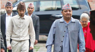 परिवारसहित  पूर्वराजा शाहले ह्याम्स अस्पताल पुगेर गराए स्वास्थ्य परीक्षण