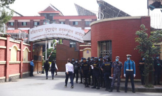 माधवनारायण नगरपालिकाका निमित्त प्रमुख प्रशासकीय अधिकृतसहित तीन जनाविरुद्ध भ्रष्टाचार मुद्दा दायर