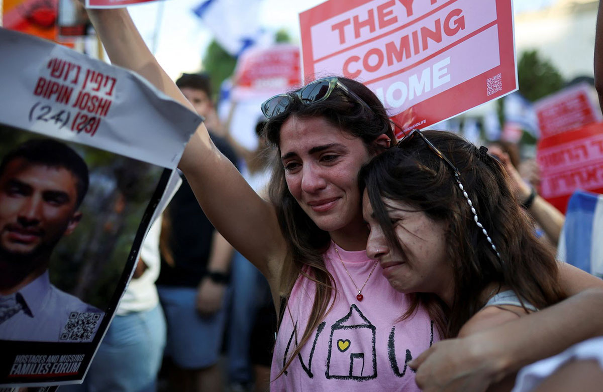 हमासले २० जना जीवित  इजरायली  बन्दीलाई रिहा गर्‍यो,  विपिनको अझै खोजी हुँदै