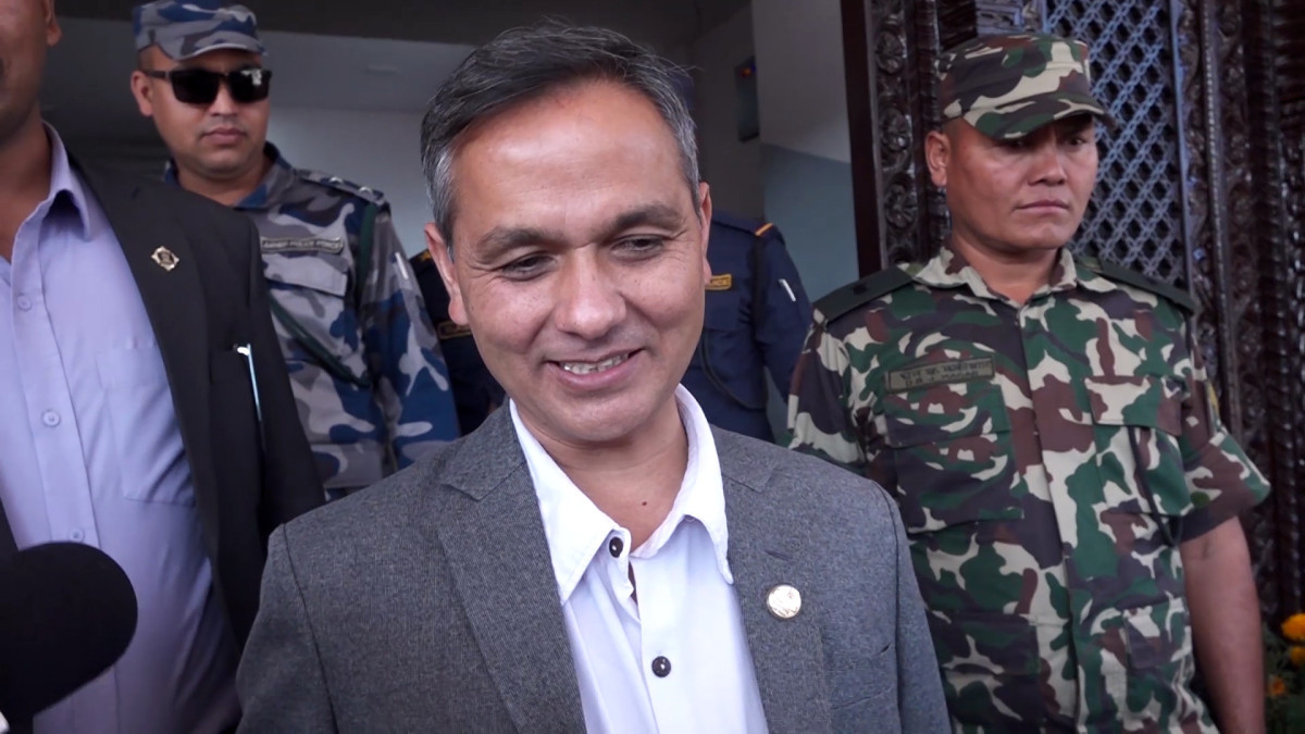 केपी ओली कानून भन्दा माथी छैनन्ः गृहमन्त्री अर्याल