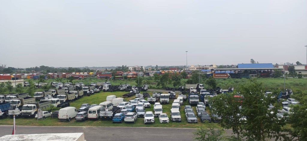 वीरगञ्ज नाकाबाट तीन  महिनामा दुई हजार बढी विद्युतीय सवारी आयात