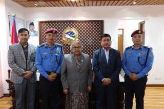 आईजीपी खापुङले प्रधानमन्त्री कार्कीसँग गरे बिदाइ भेट