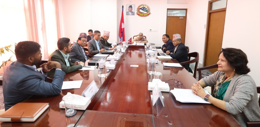 मन्त्रिपरिषद् बैठक बस्दै