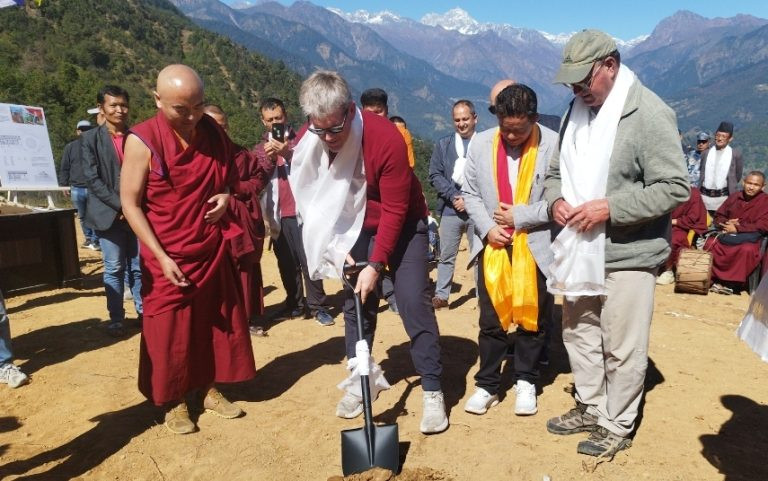 हेलम्बुमा निःशुल्क स्वास्थ्य सेवा केन्द्र, अमेरिकी राजदूतले गरे शिलान्यास