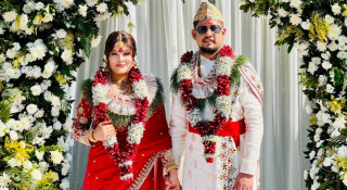 गायिका सुनिता दुलालले कसिन् लगनगाँठो