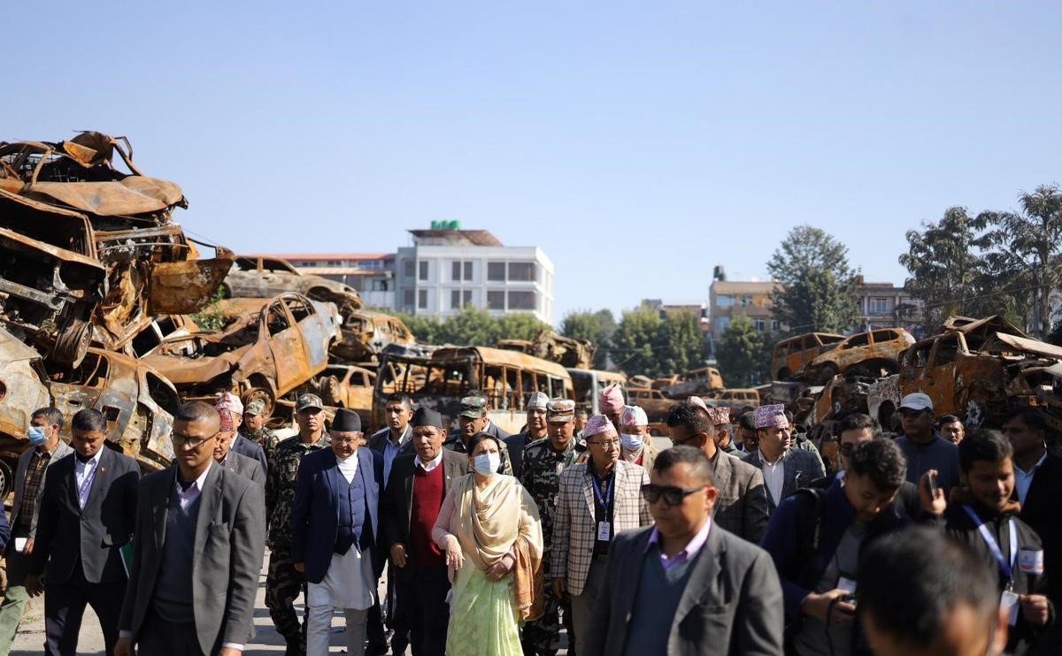 पूर्वराष्ट्रपति भण्डारीद्वारा जेनजी आन्दोलनमा क्षति भएको संसद भवनको अवलोकन