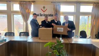 कामना सेवा विकास बैंकद्वारा नेपाल बार एशोसिएशनलाई कम्प्युटर सहयोग