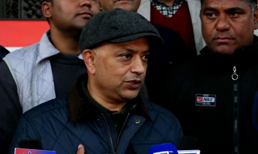 बन्दसत्र हलभित्र गगनको प्रवेश