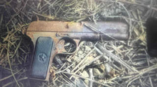 एमाले मुख्यालय च्यासल परिसरमा भेटियो पेस्तोल