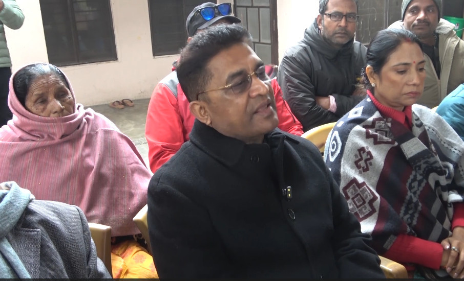 सरकार आफैँ निर्वाचन बिथोल्न लागि परेको छः रघुवीर महासेठ