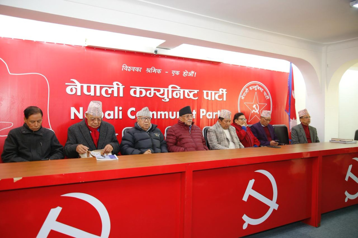 प्रचण्ड र माधव नेपालले बोलाएको परामर्श बैठक सुरु, गठबन्धन र उम्मेदवारबारे आन्तरिक छलफल