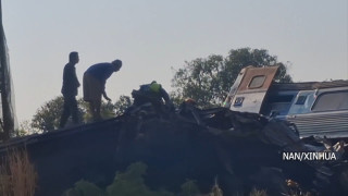 थाइल्याण्डमा क्रेन खसेर रेल दुर्घटना हुँदा मृत्यु हुनेको संख्या ३१ पुग्यो