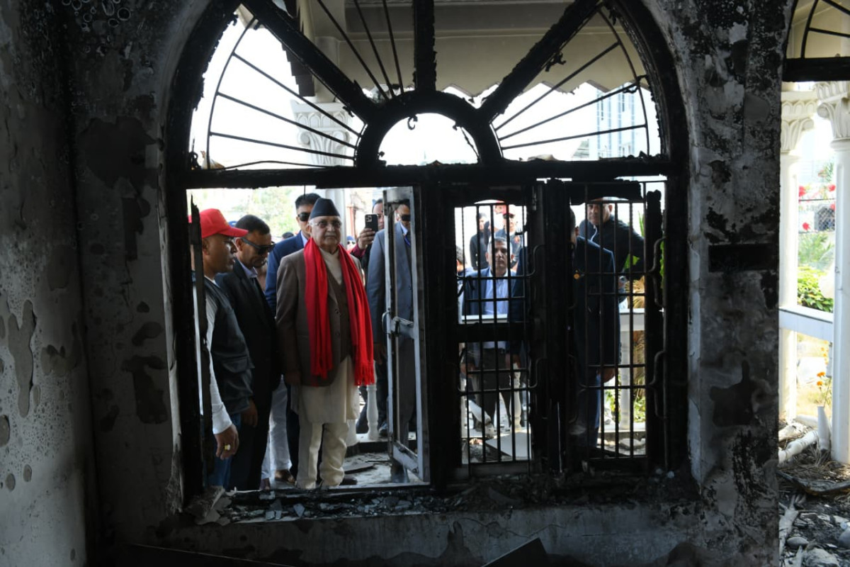 ओलीद्वारा झापामा आगलागीबाट प्रभावित संरचनाहरूको निरीक्षण (तस्बिरहरु)