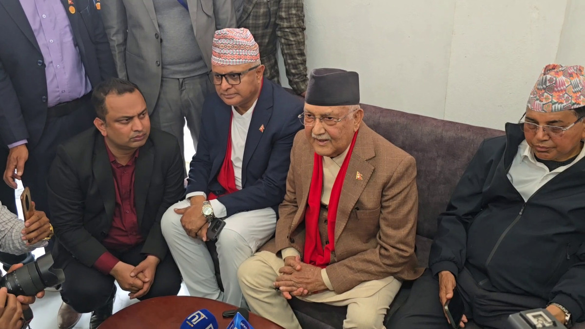 देश जलाउनेहरुबाट जोगाउनु छः ओली