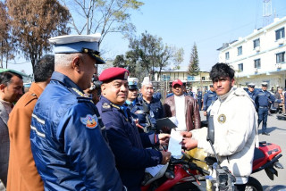उपत्यकाबाट हराएका मोटरसाइकल र स्कुटर धनीलाई हस्तान्तरण